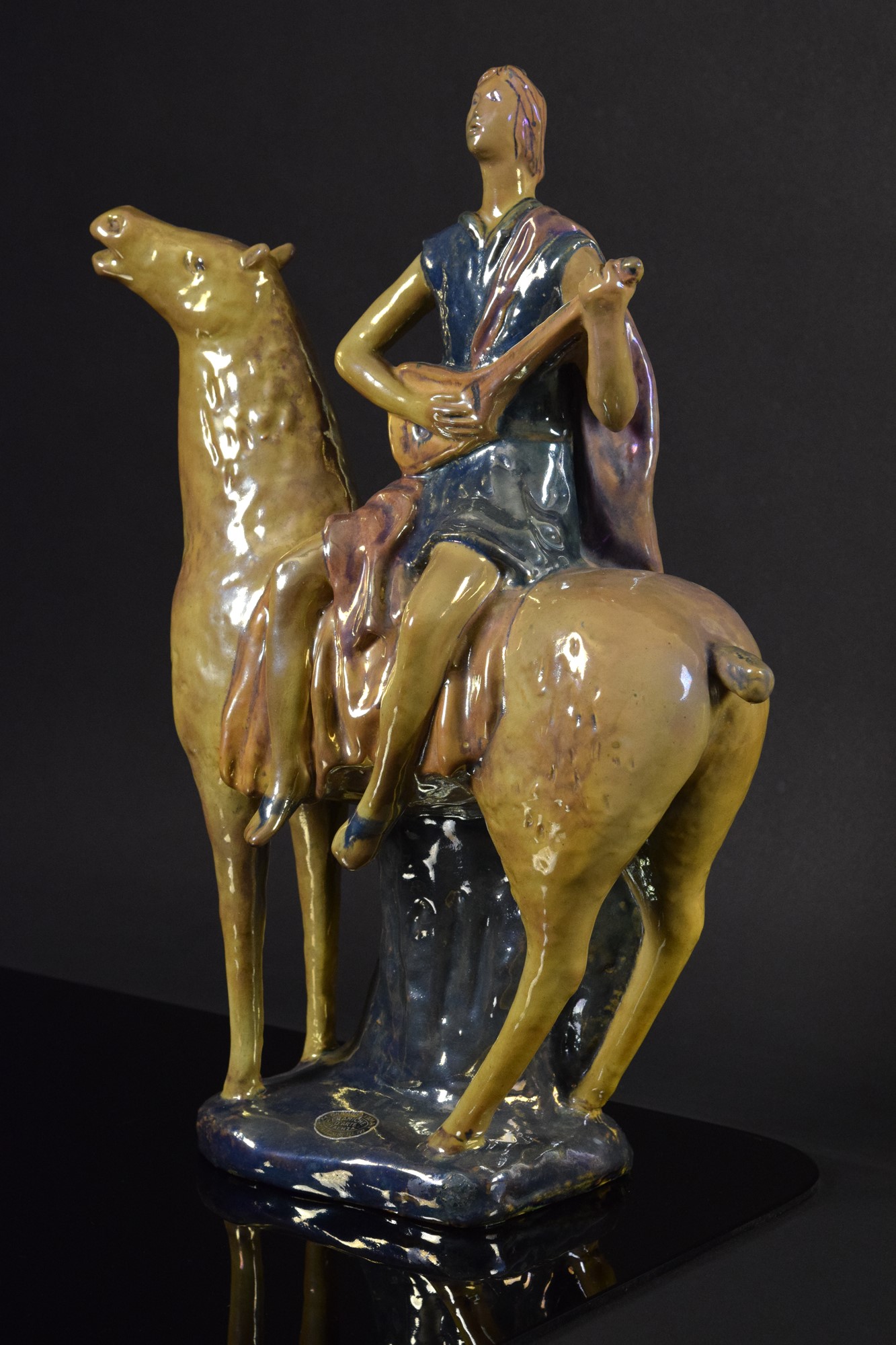Suonatore di liuto a cavallo