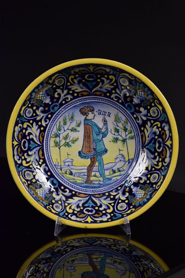 Maria Ghinassi - Ciotola con figura medievale
