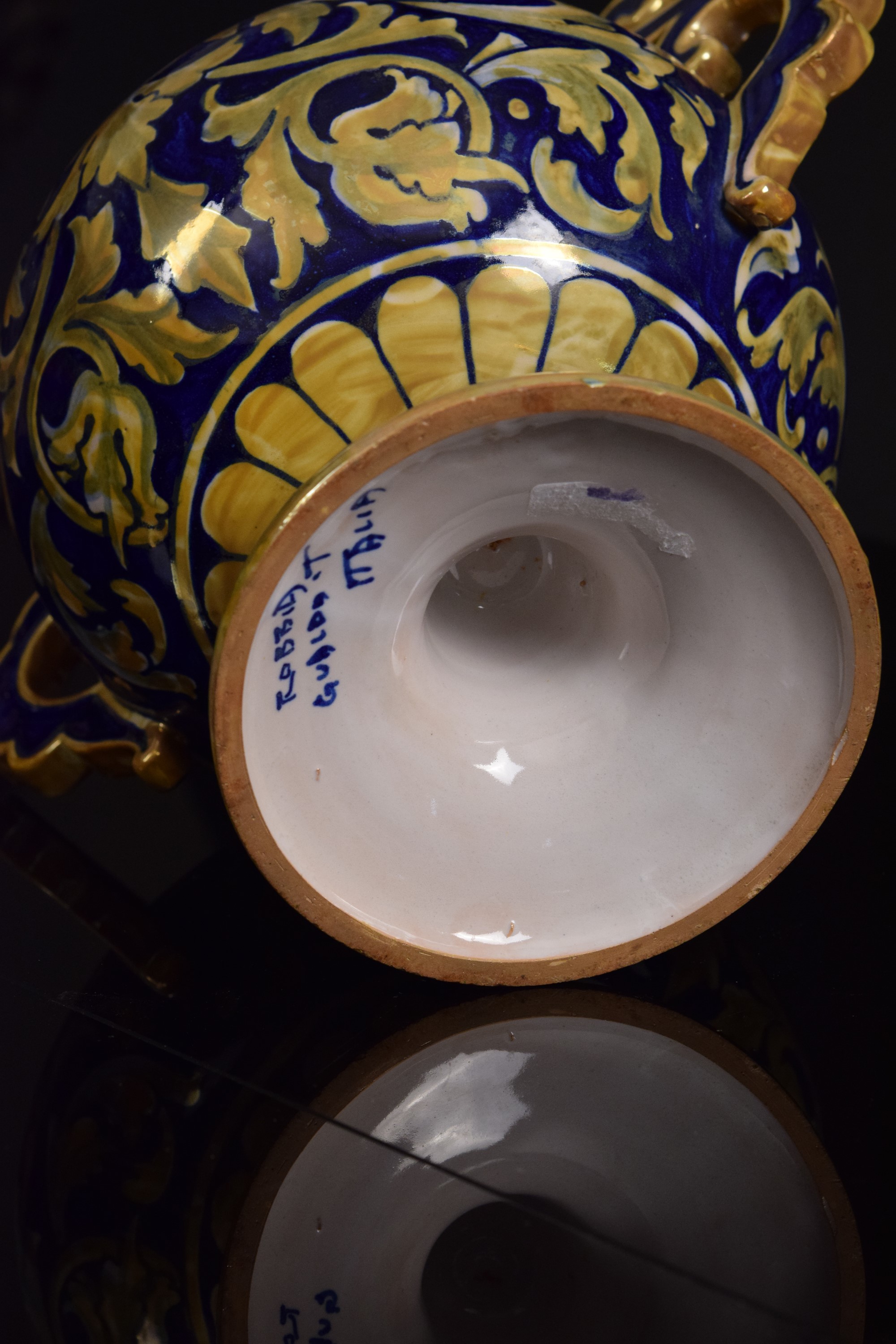 Vaso a due manici