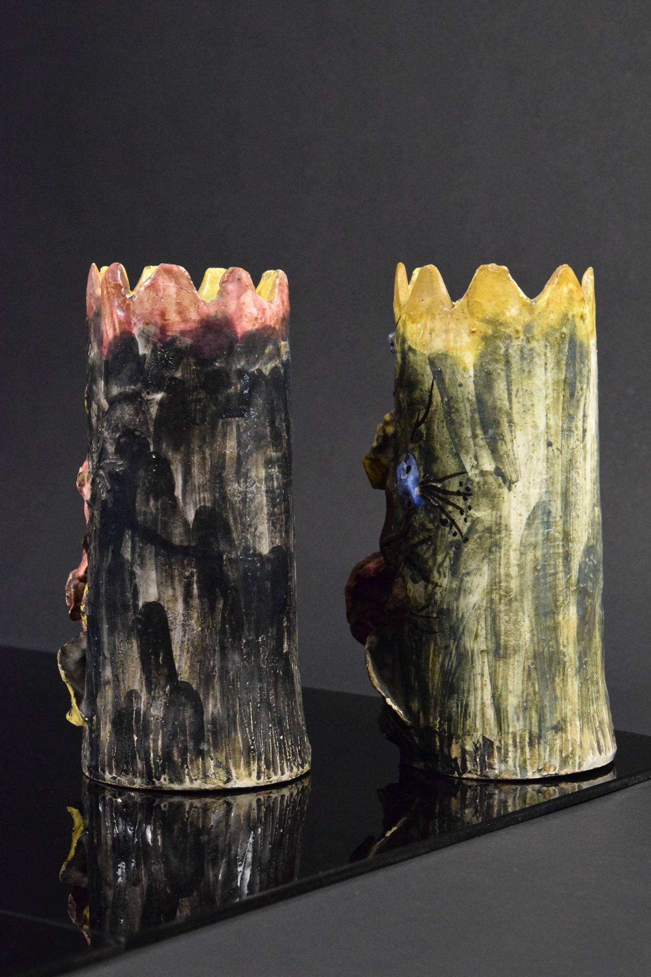 Coppia di vasi a barbotine