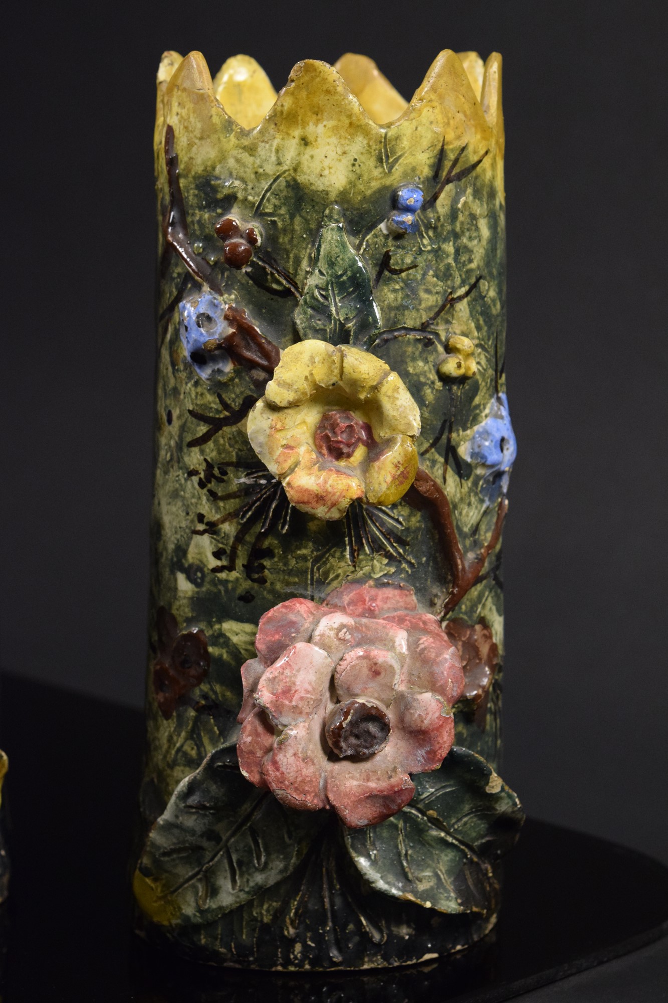 Coppia di vasi a barbotine