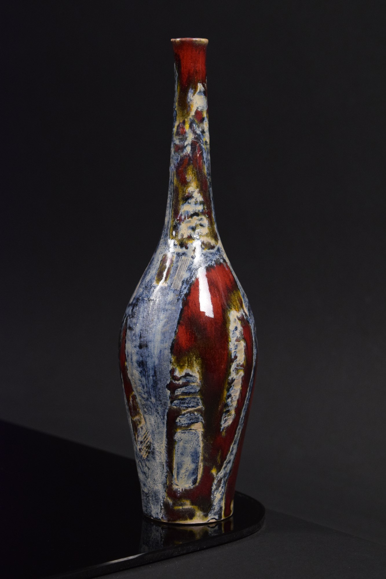 Carlo Zauli - Vaso bottiglia in ceramica policroma a fondo rosso al selenio