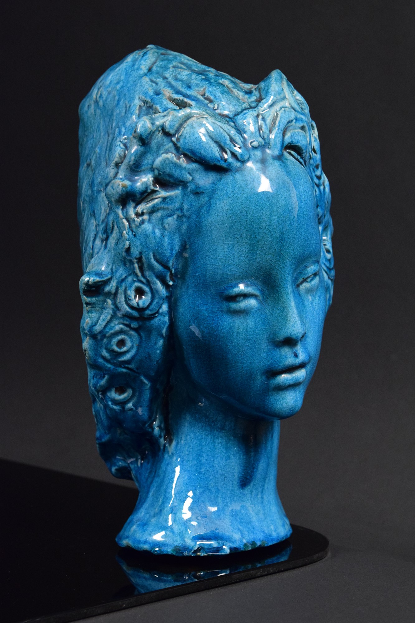 Domenico Matteucci - Testa di ragazza in ceramica monocroma