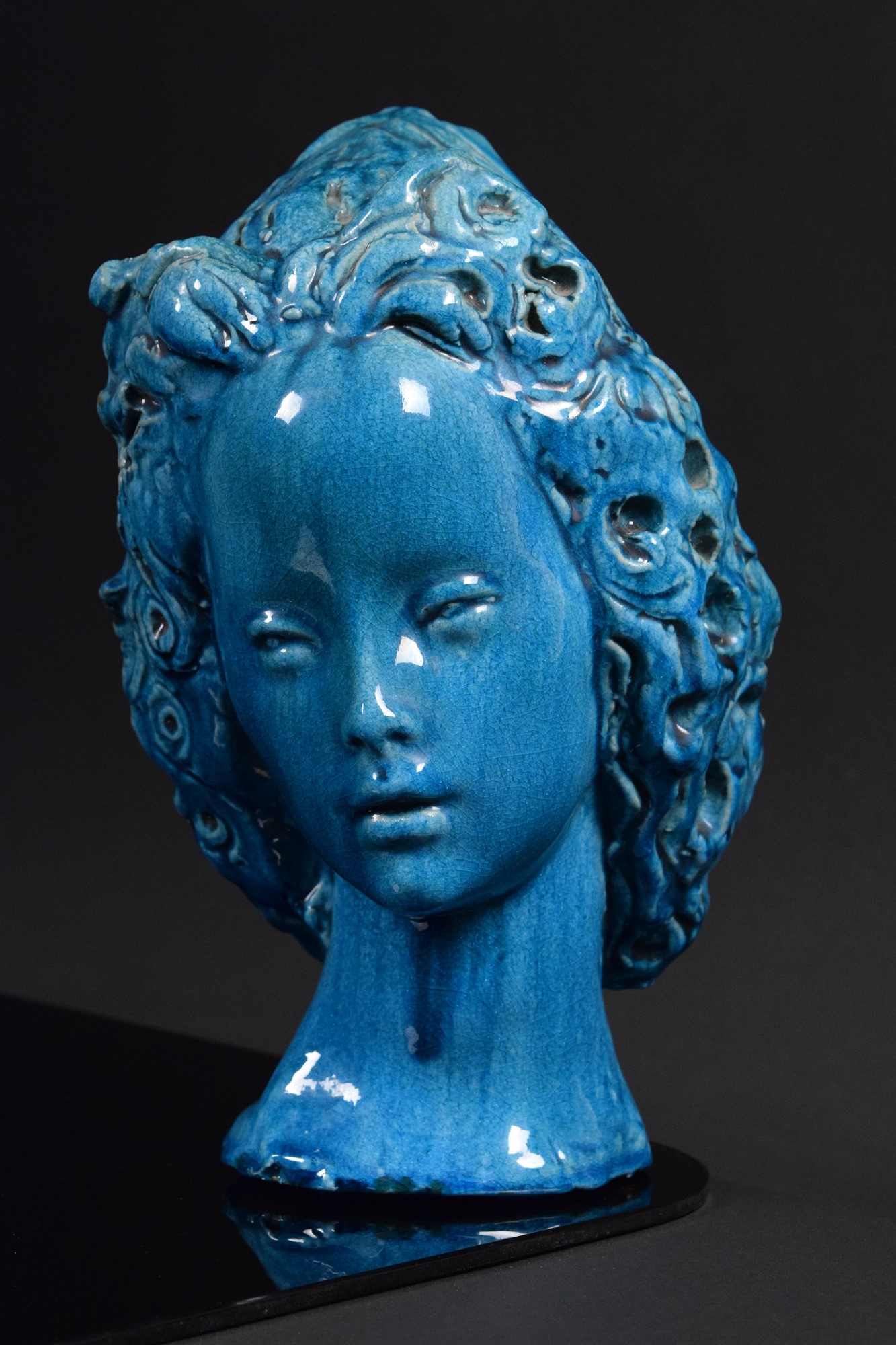 Domenico Matteucci - Testa di ragazza in ceramica monocroma
