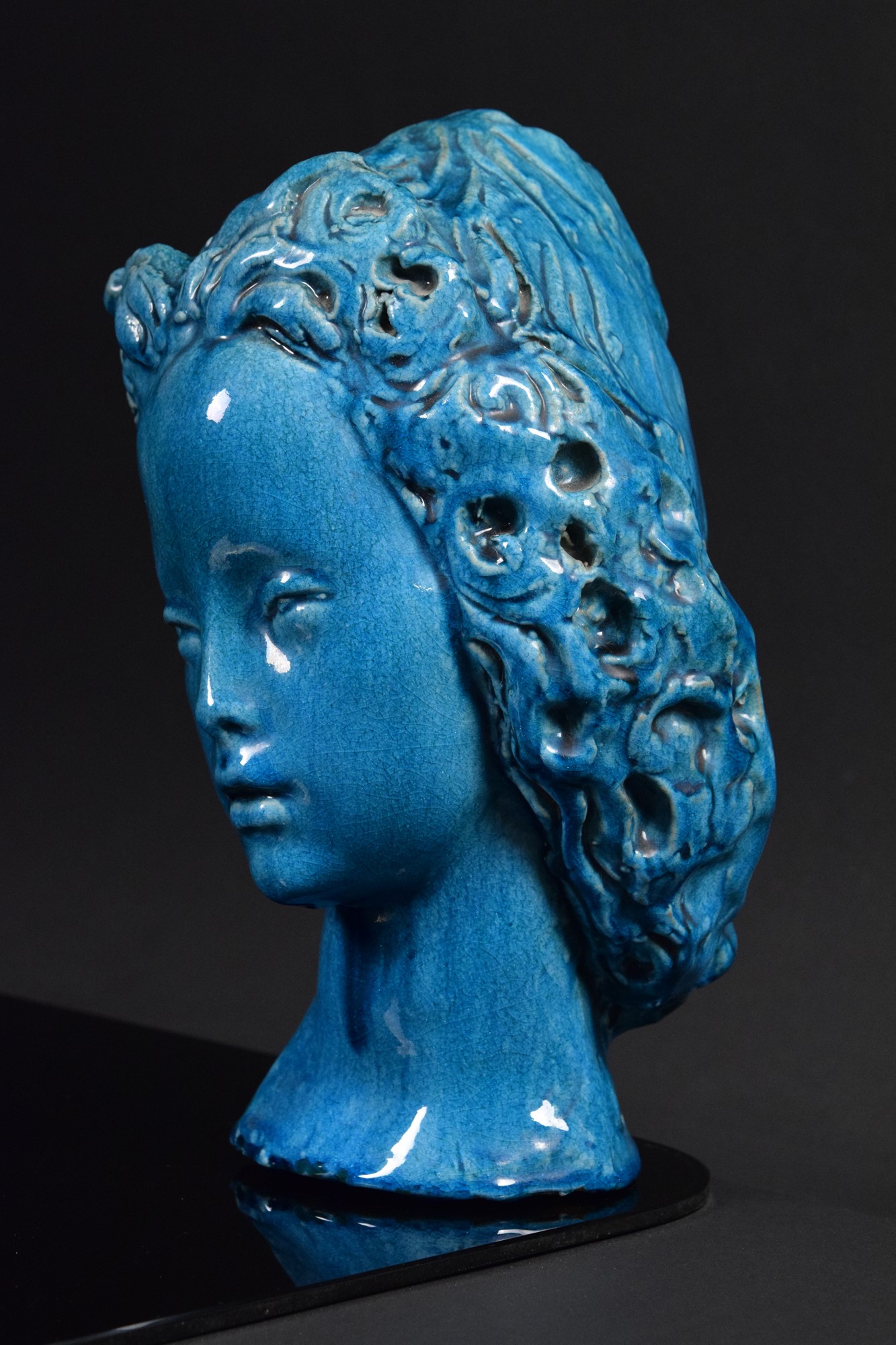 Domenico Matteucci - Testa di ragazza in ceramica monocroma