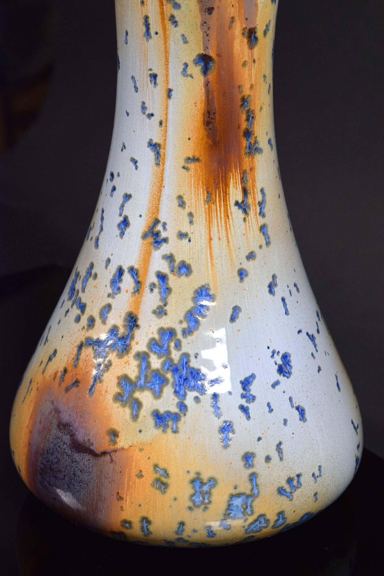 Guerrino Tramonti - Vaso a forma di brocca in grès porcellanato