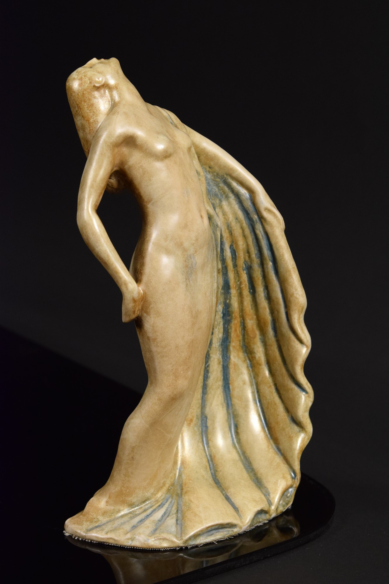 Pietro Melandri - Figura femminile, ceramica policroma a smalto mat
