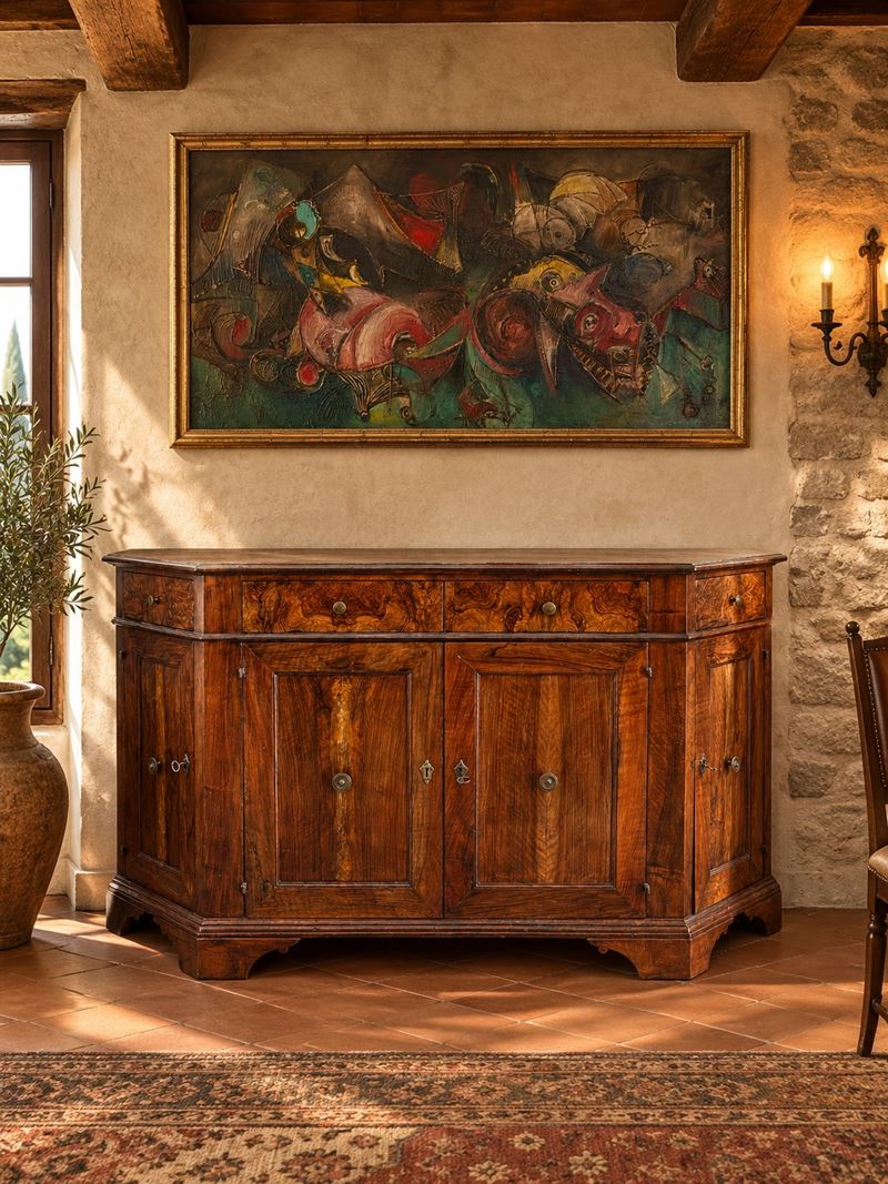 Credenza scantonata romagnola, in legno di noce massello, prima metà del XVIII secolo