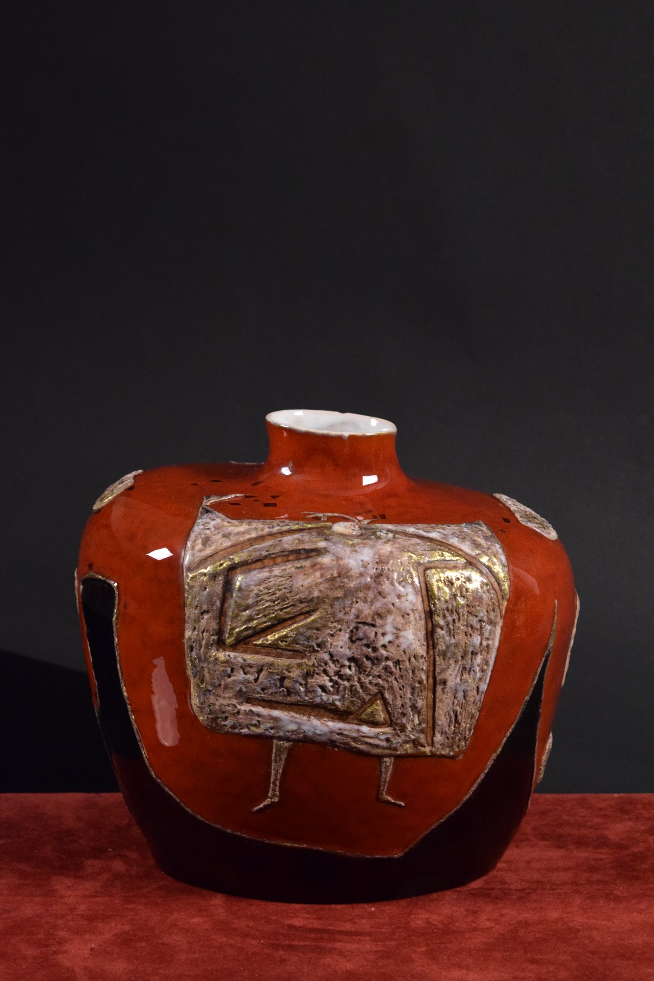 Pietro Melandri - Vaso delle “sagome” in ceramica policroma a lustro