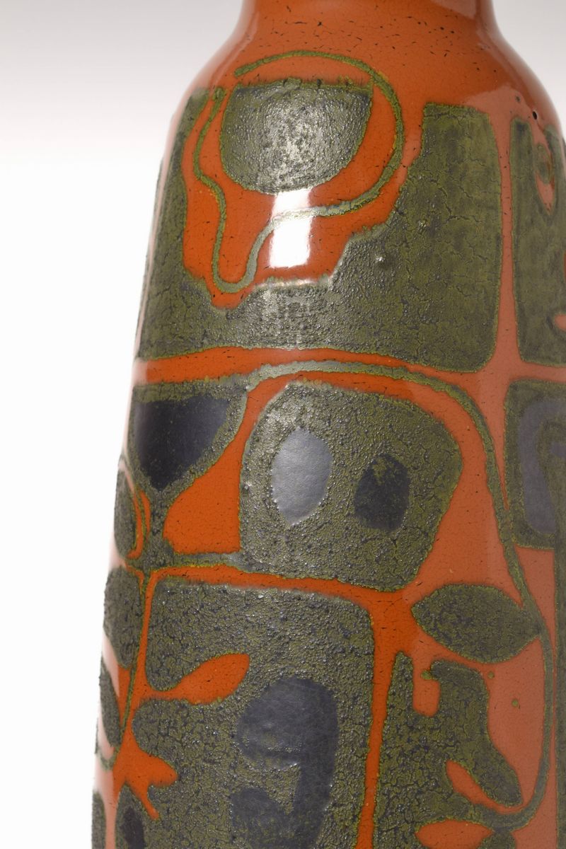 Vaso con figure informali
