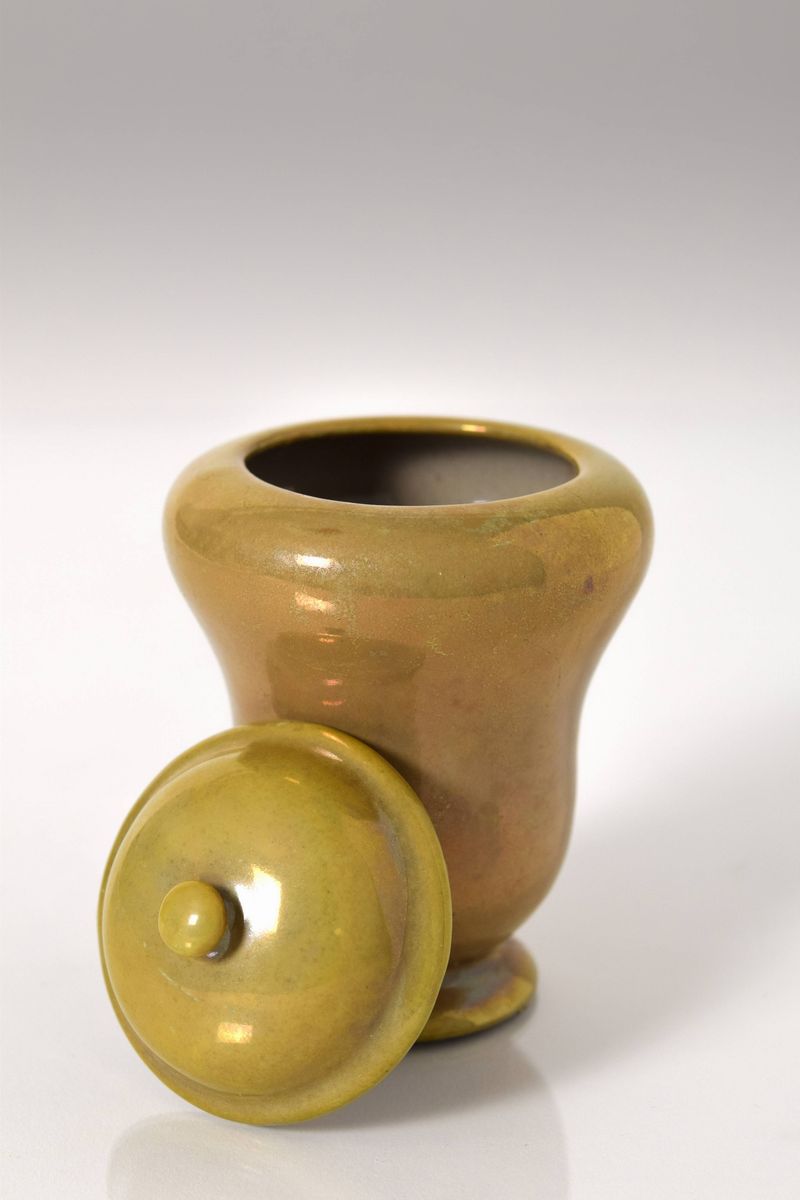 Vasetto con coperchio