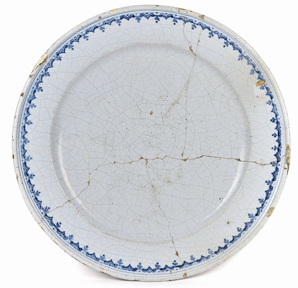 Grande piatto, Fabbrica Ferniani Faenza, inizio XVIII secolo