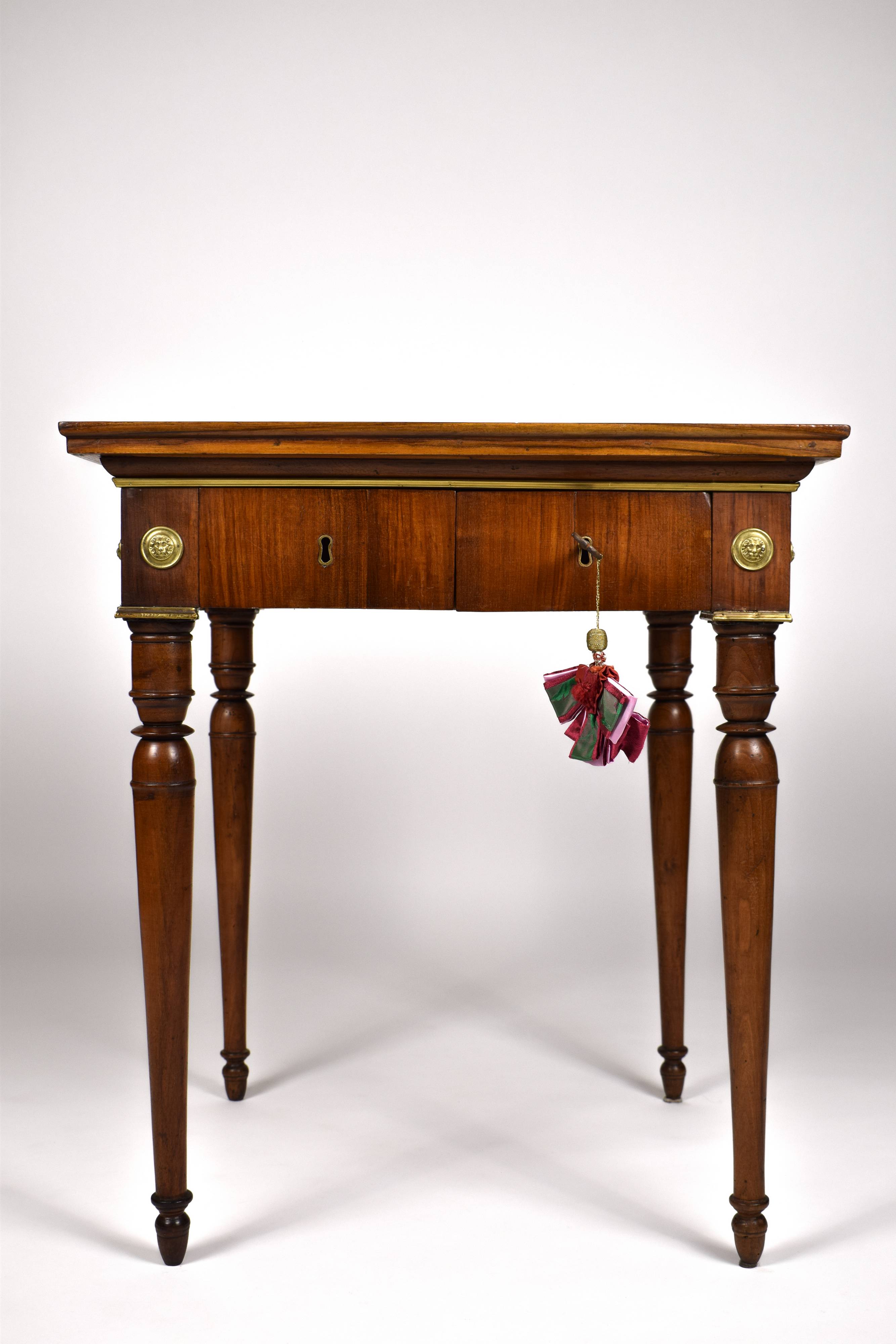 Tavolino da gioco, inizio XIX secolo