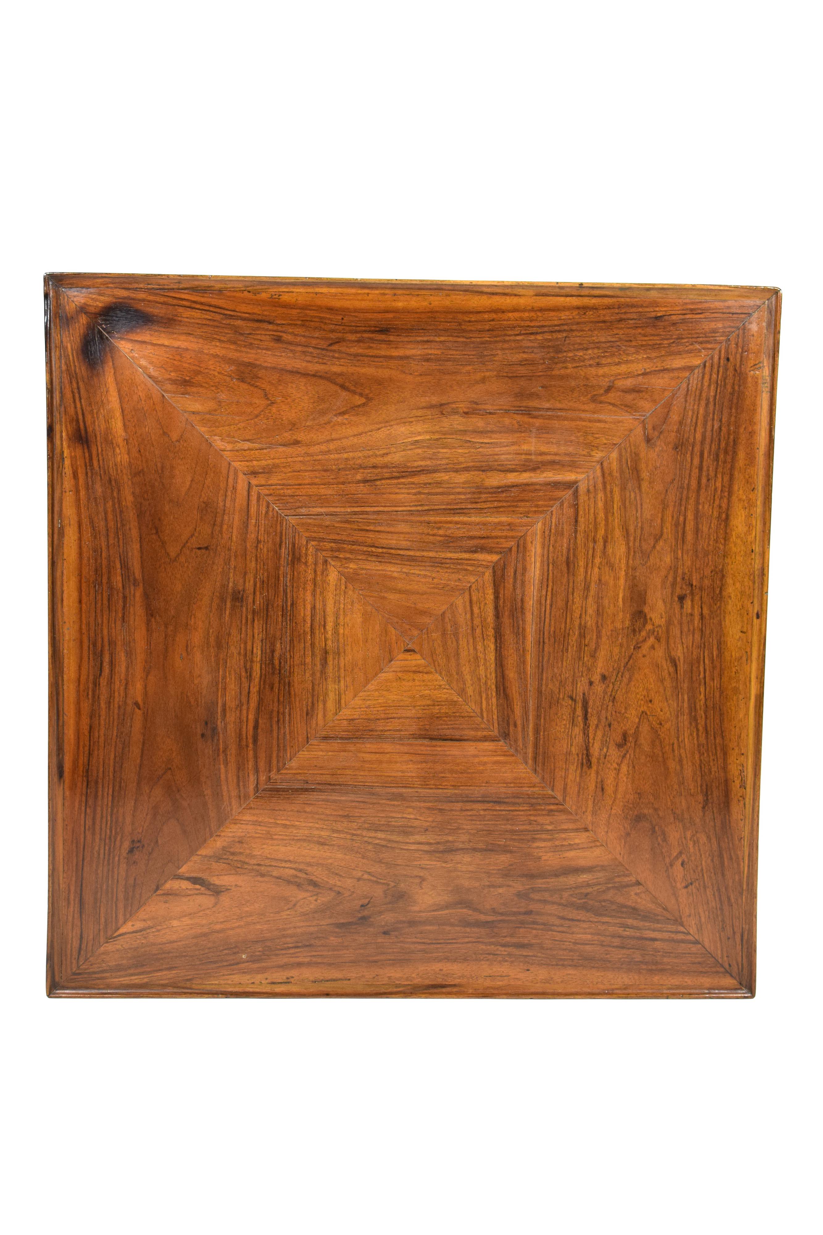 Tavolino da gioco, inizio XIX secolo