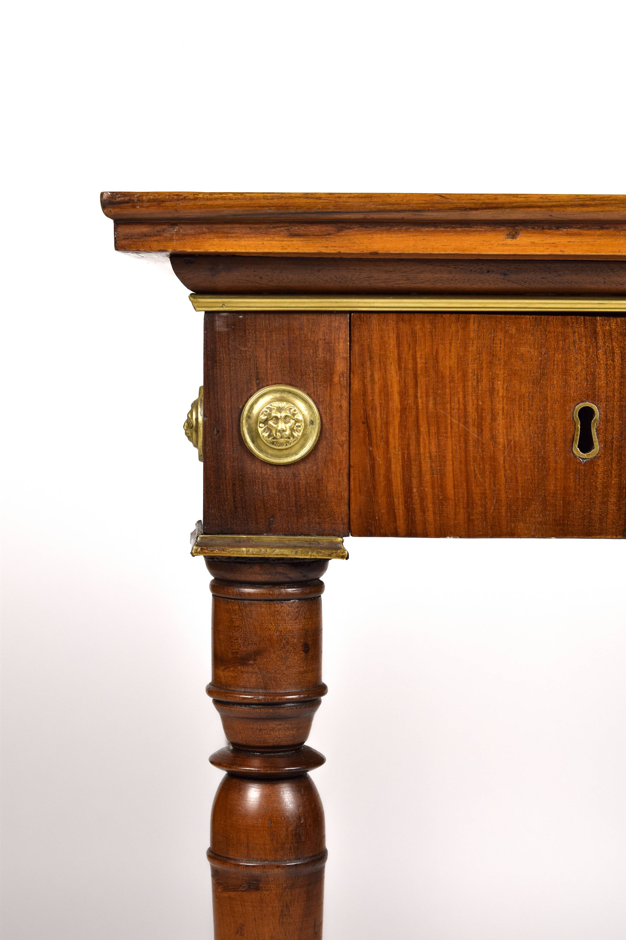 Tavolino da gioco, inizio XIX secolo