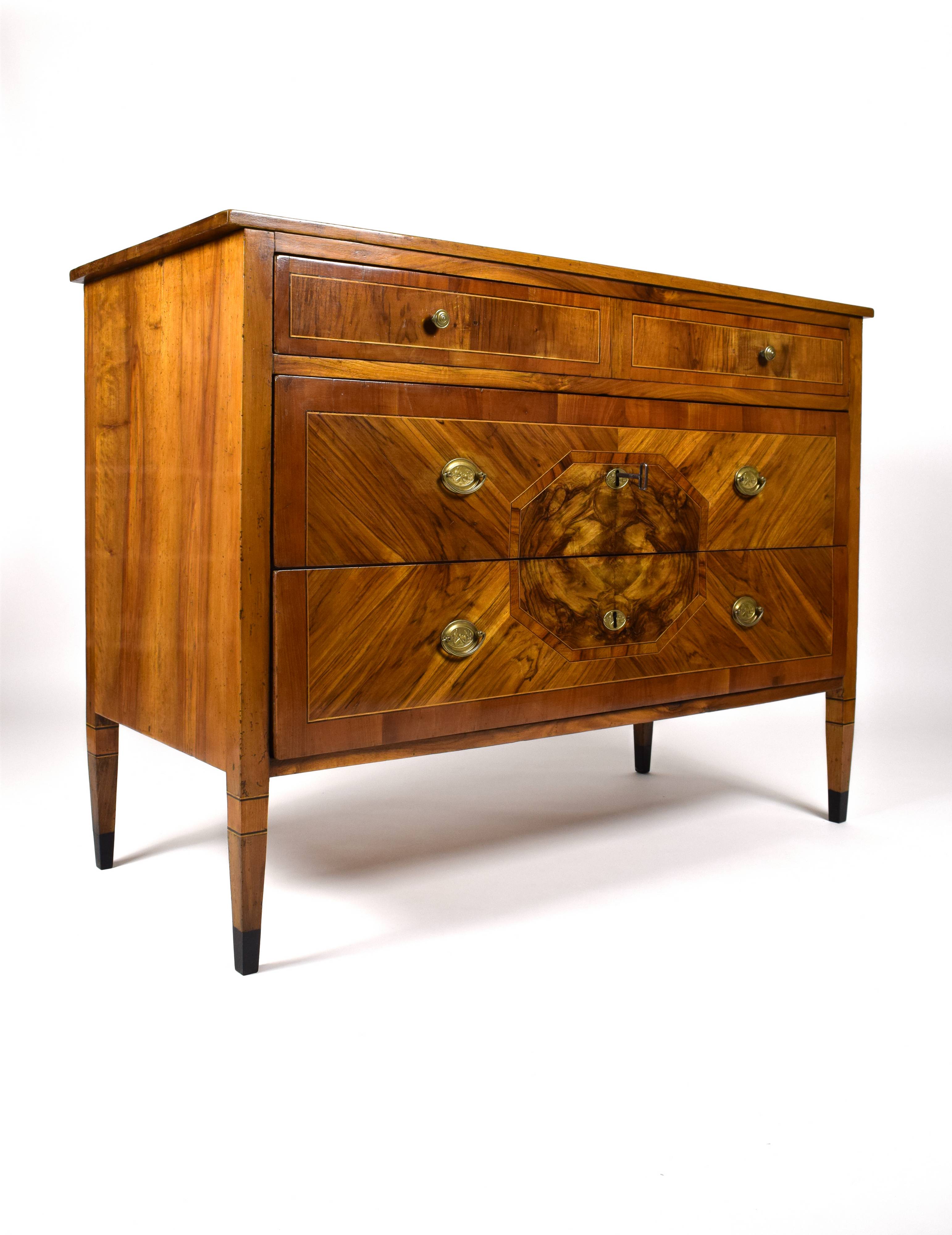 Comò Luigi XVI, fine XVIII secolo