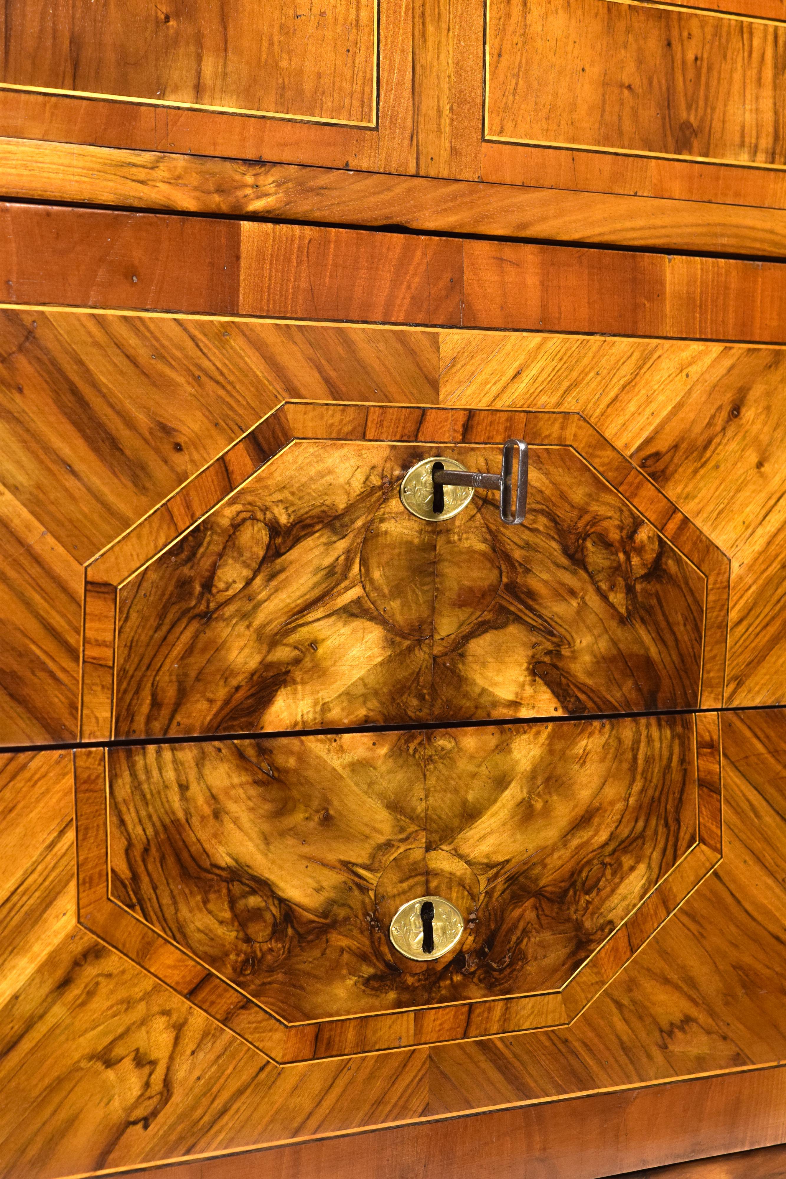 Comò Luigi XVI, fine XVIII secolo